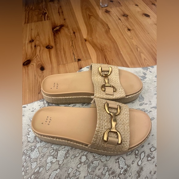 A New Day Agnes Platform Slide Sandals - Picture 6 of 6